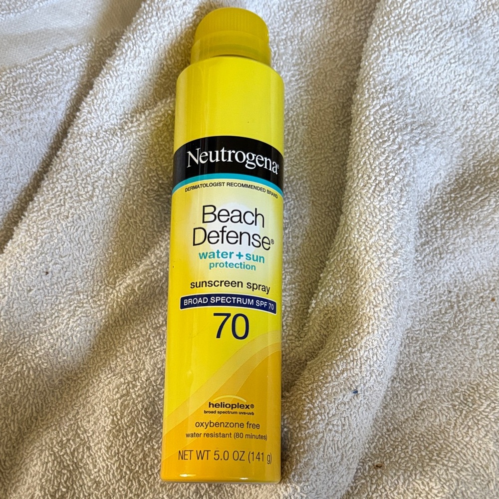 Neutrogena Beach Defense Yellow Sunscreen Spray SPF 70